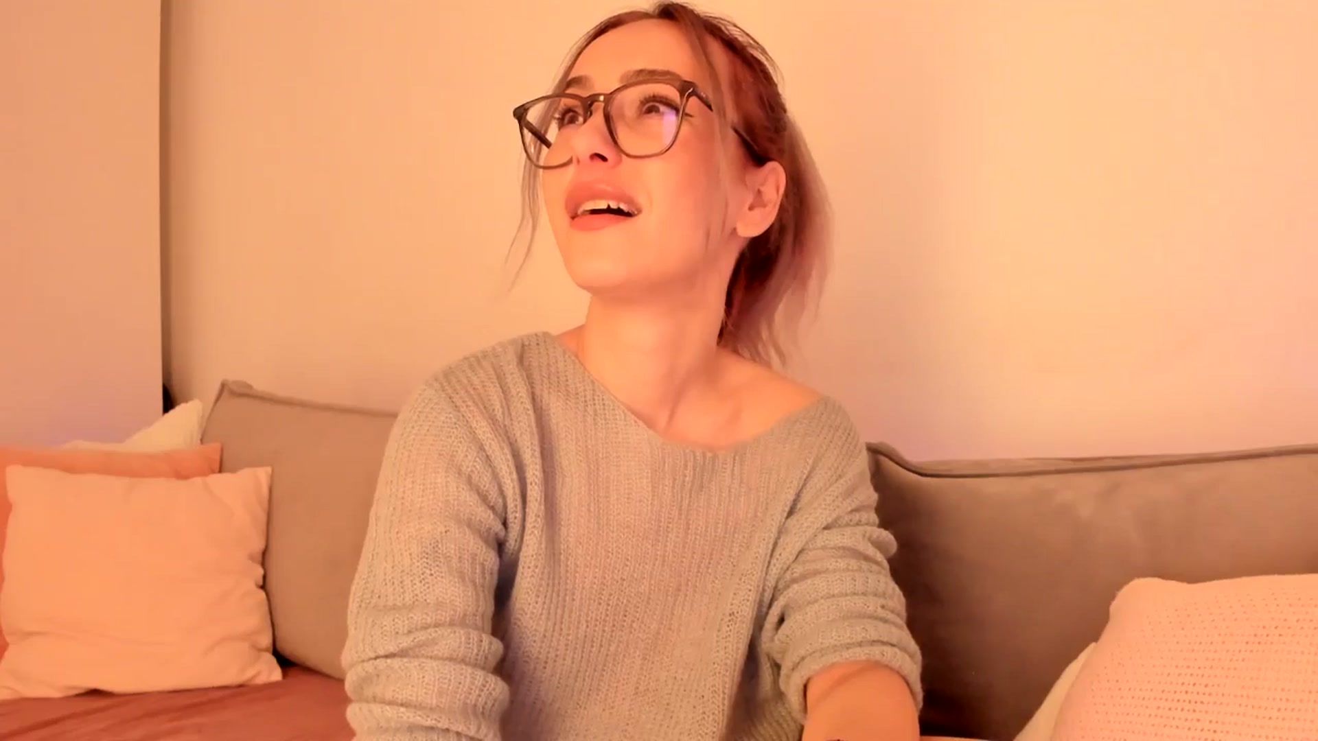 Gallery image thumbnail from Simi__'s myfreecams stream on, 11/26/2024, 18:31 image 18 of 20