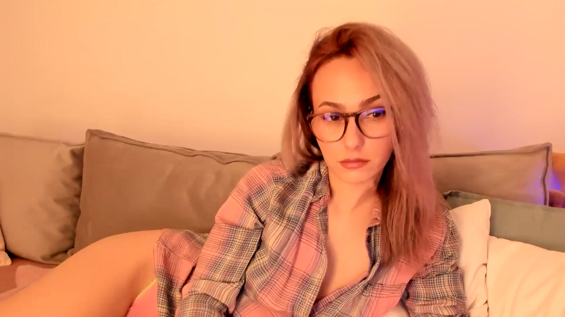 Gallery image thumbnail from Simi__'s myfreecams stream on, 11/27/2024, 19:08 image 1 of 20