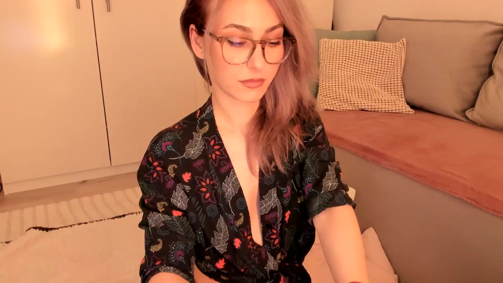 Gallery image thumbnail from Simi__'s myfreecams stream on, 11/29/2024, 18:54 image 3 of 20