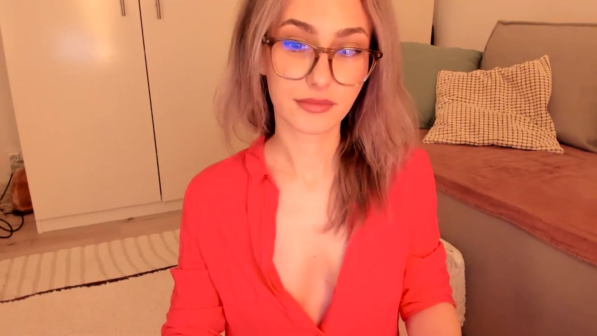 Gallery image thumbnail from Simi__'s myfreecams stream on, 12/02/2024, 18:53 image 9 of 20