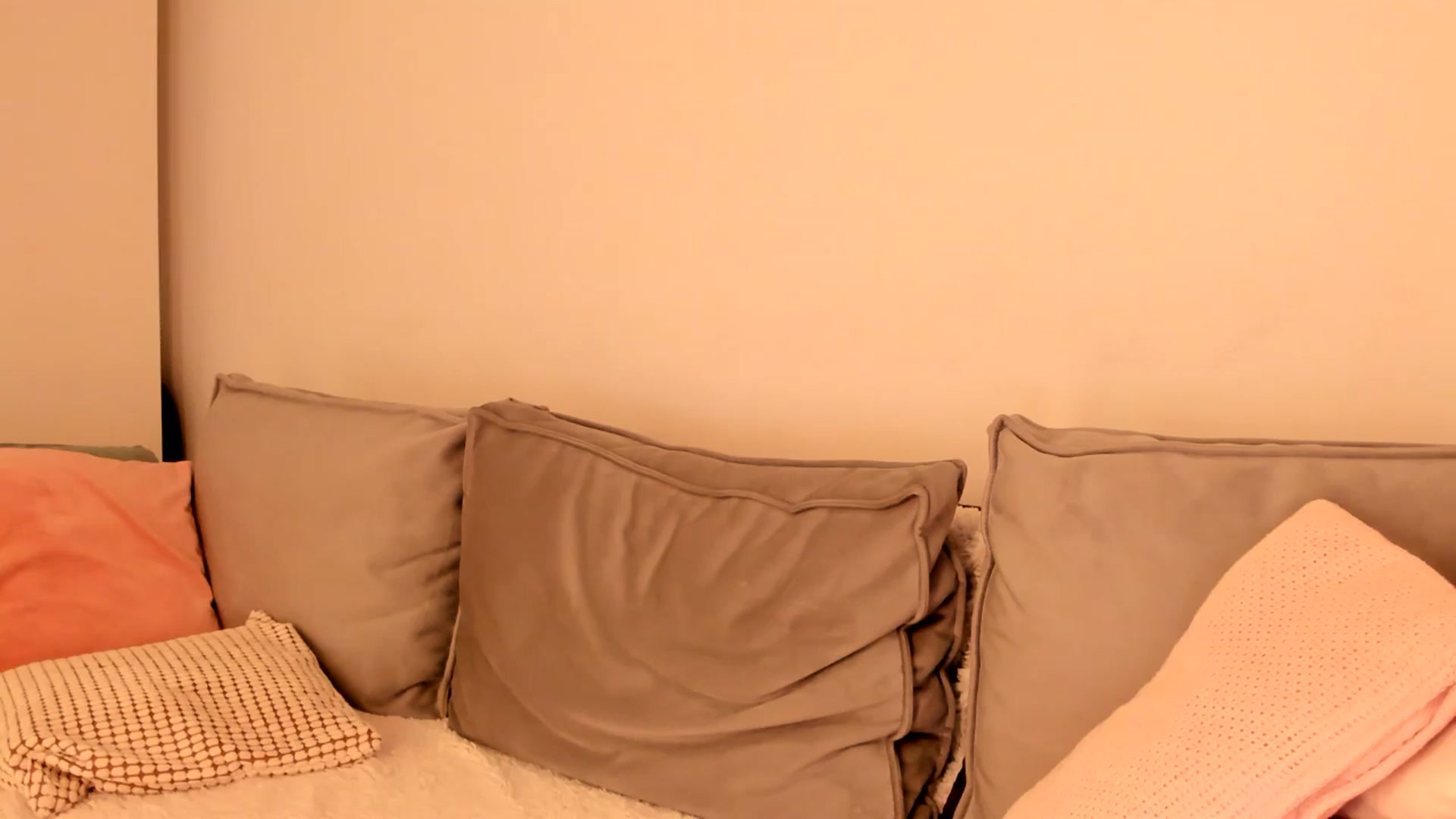 Gallery image thumbnail from Simi__'s myfreecams stream on, 12/10/2024, 18:23 image 11 of 20