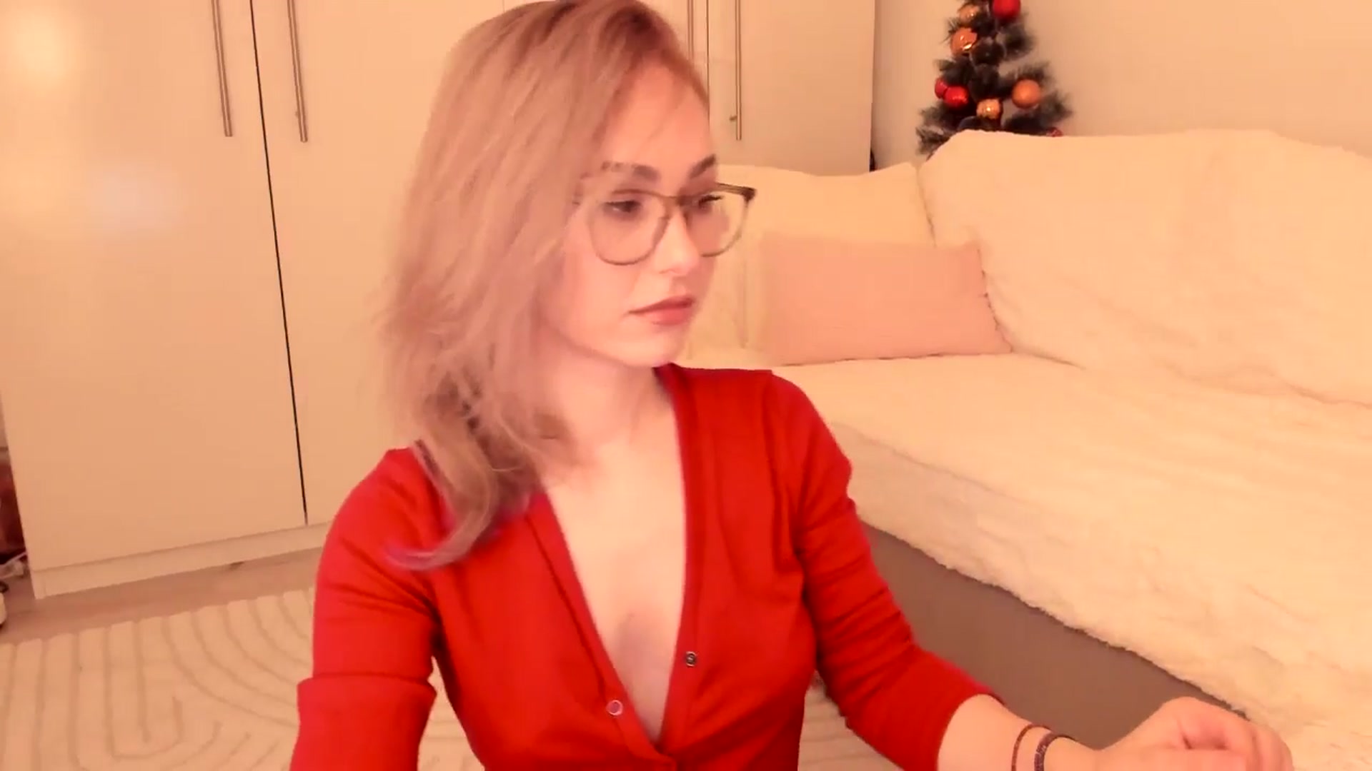 Gallery image thumbnail from Simi__'s myfreecams stream on, 12/17/2024, 15:57 image 14 of 20