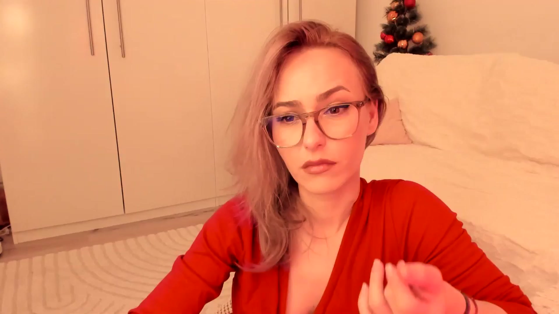Gallery image thumbnail from Simi__'s myfreecams stream on, 12/17/2024, 15:57 image 5 of 20