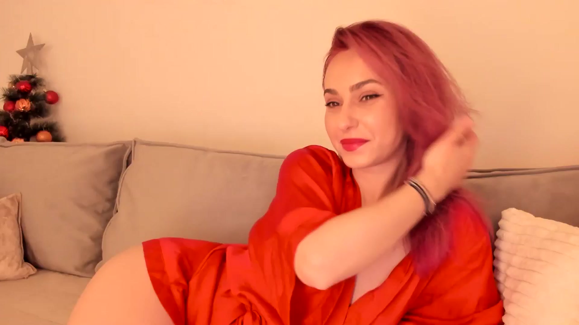 Gallery image thumbnail from Simi__'s myfreecams stream on, 12/24/2024, 16:43 image 1 of 20