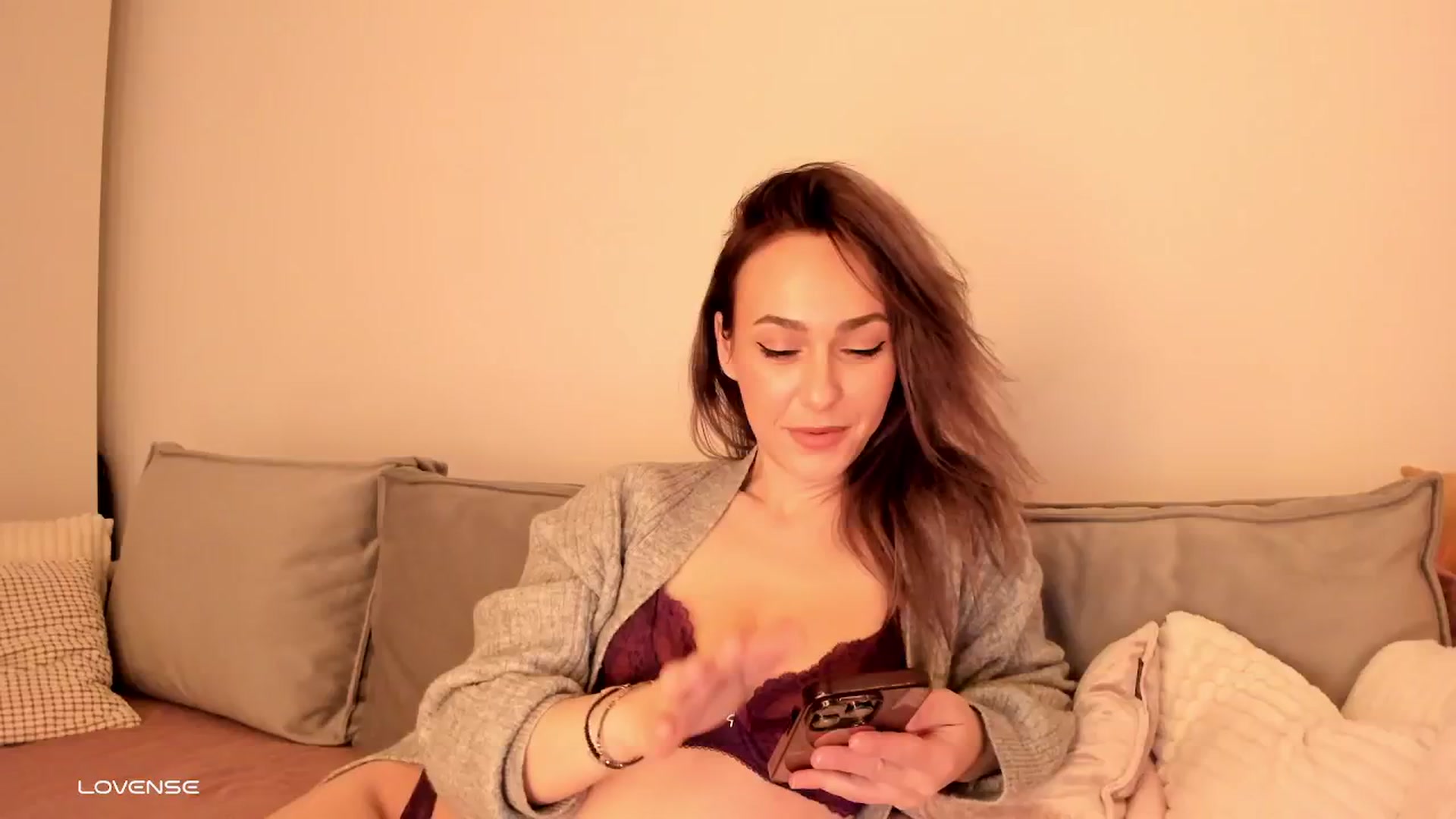 Gallery image thumbnail from Simi__'s myfreecams stream on, 01/18/2025, 17:01 image 7 of 20