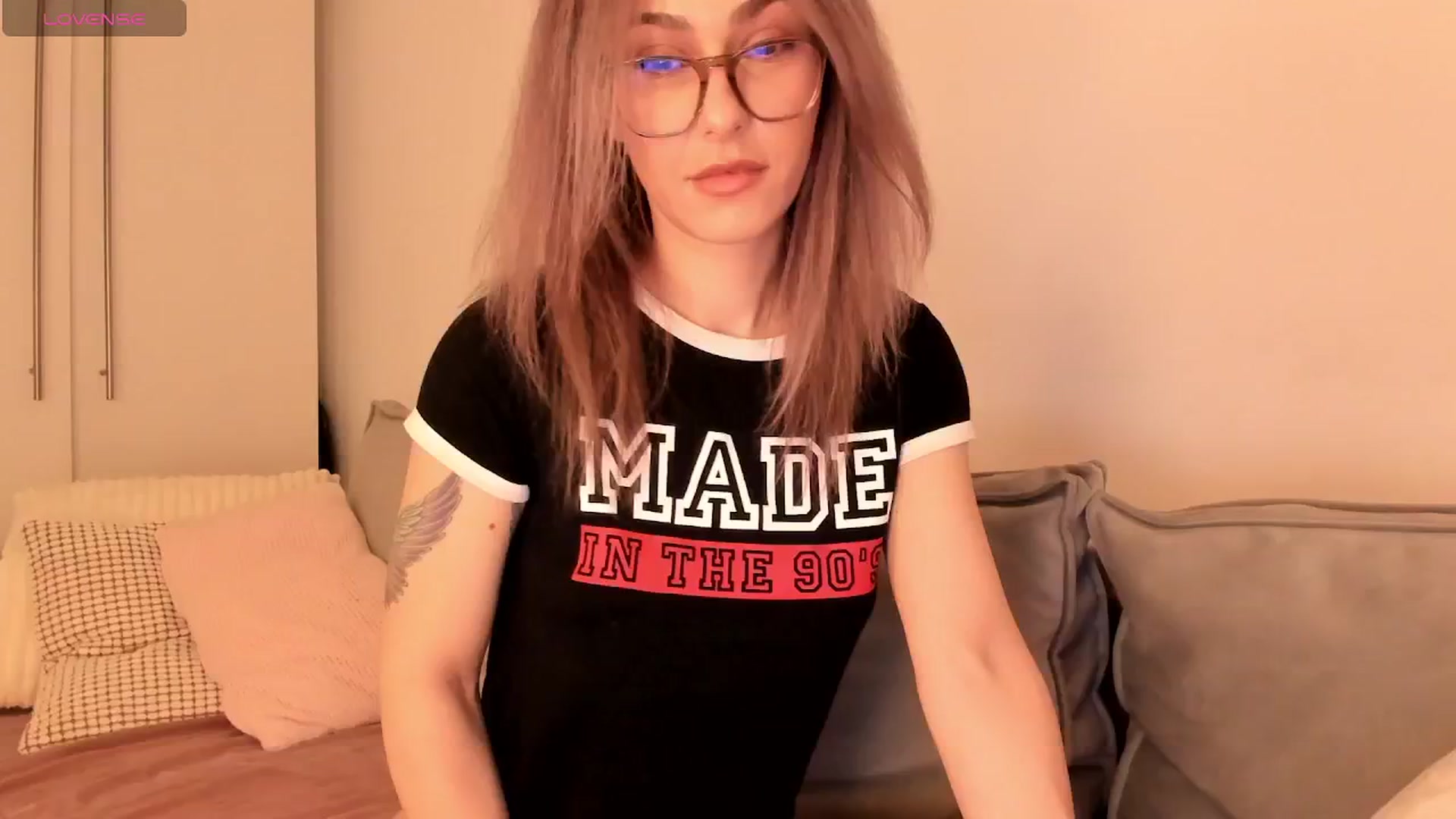 Gallery image thumbnail from Simi__'s myfreecams stream on, 01/20/2025, 17:31 image 16 of 20