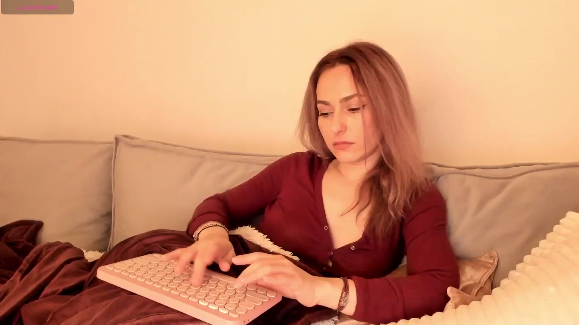 Gallery image thumbnail from Simi__'s myfreecams stream on, 01/28/2025, 16:23 image 13 of 20