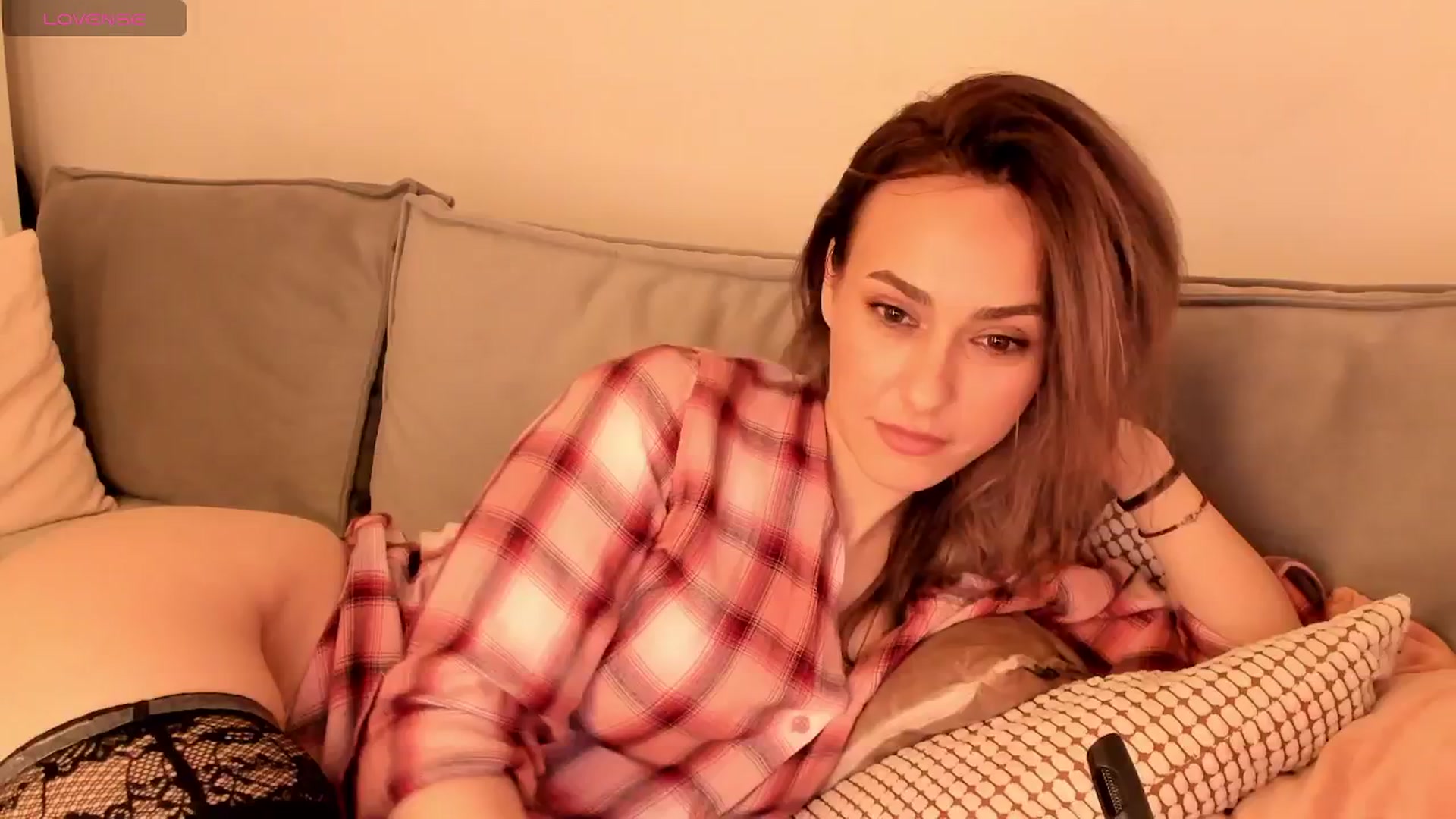 Gallery image thumbnail from Simi__'s myfreecams stream on, 02/17/2025, 19:17 image 5 of 20