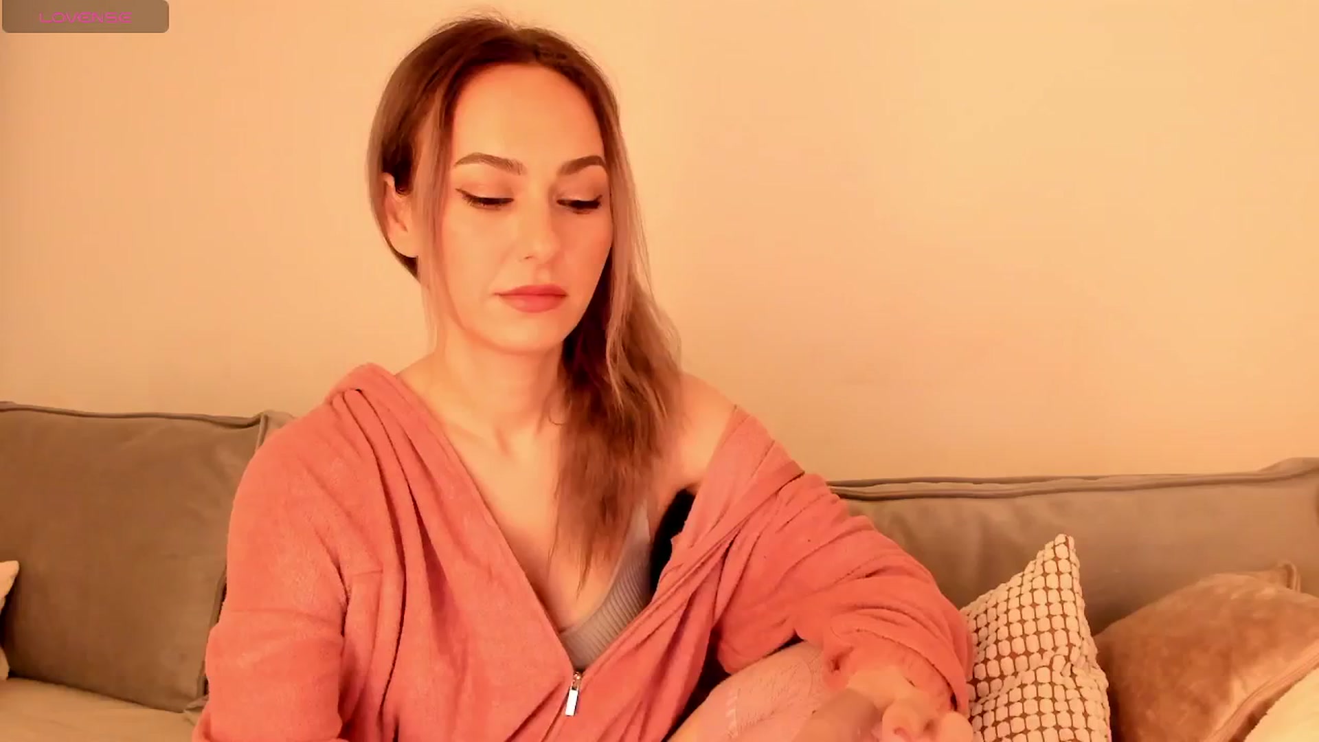 Gallery image thumbnail from Simi__'s myfreecams stream on, 02/22/2025, 19:06 image 5 of 20