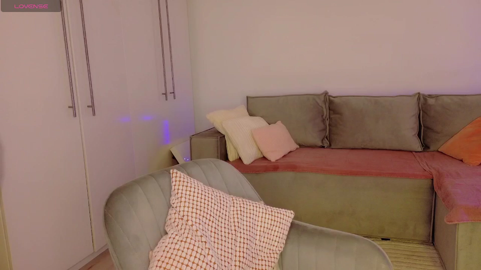 Gallery image thumbnail from Simi__'s myfreecams stream on, 06/13/2025, 18:01 image 3 of 20
