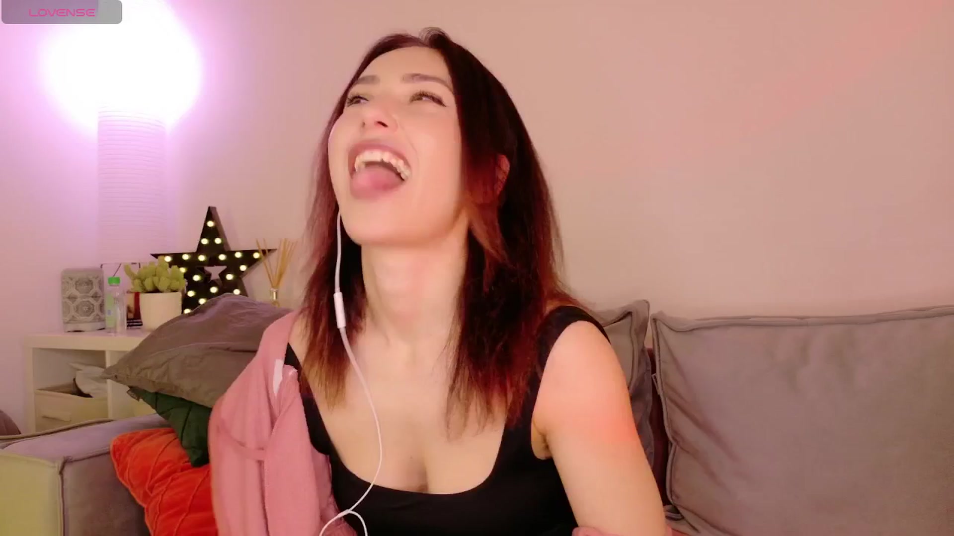 Gallery image thumbnail from Simi__'s myfreecams stream on, 05/03/2026, 18:23 image 11 of 20