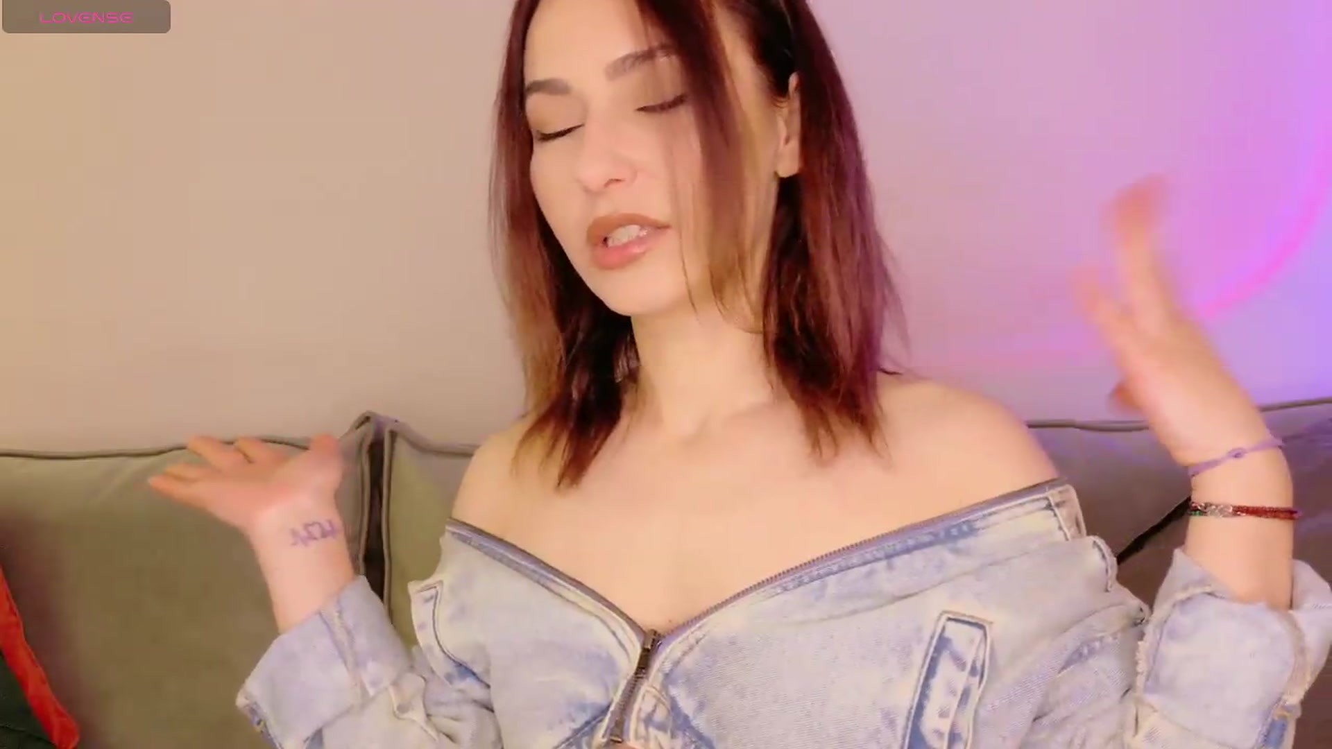 Gallery image thumbnail from Simi__'s myfreecams stream on, 05/15/2026, 17:56 image 11 of 20