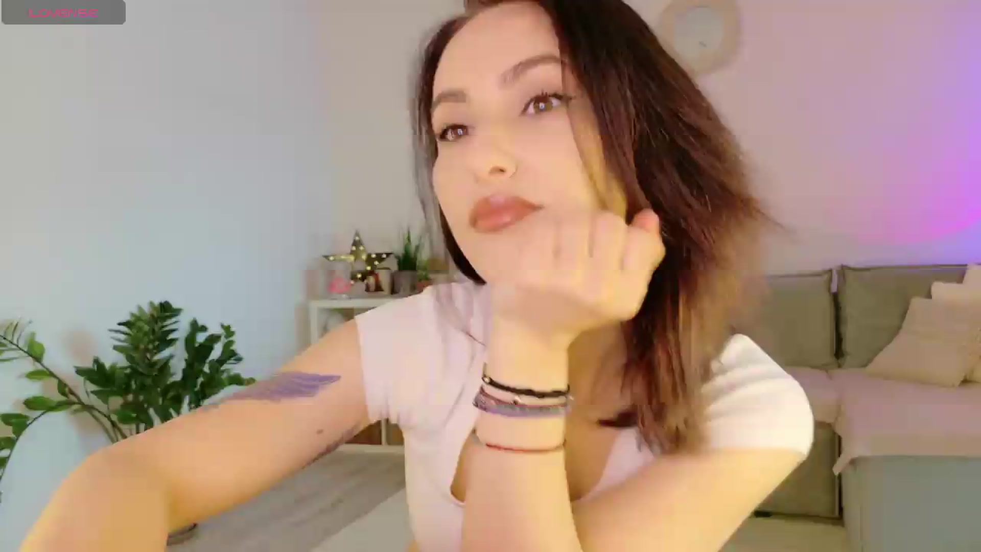 Gallery image thumbnail from Simi__'s myfreecams stream on, 06/26/2026, 14:51 image 4 of 20