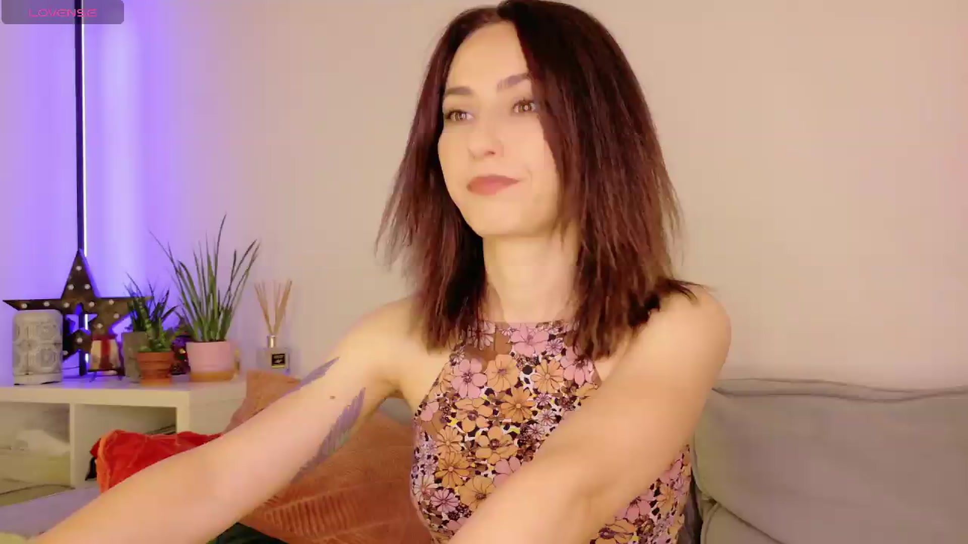 Gallery image thumbnail from Simi__'s myfreecams stream on, 07/28/2026, 17:12 image 5 of 20