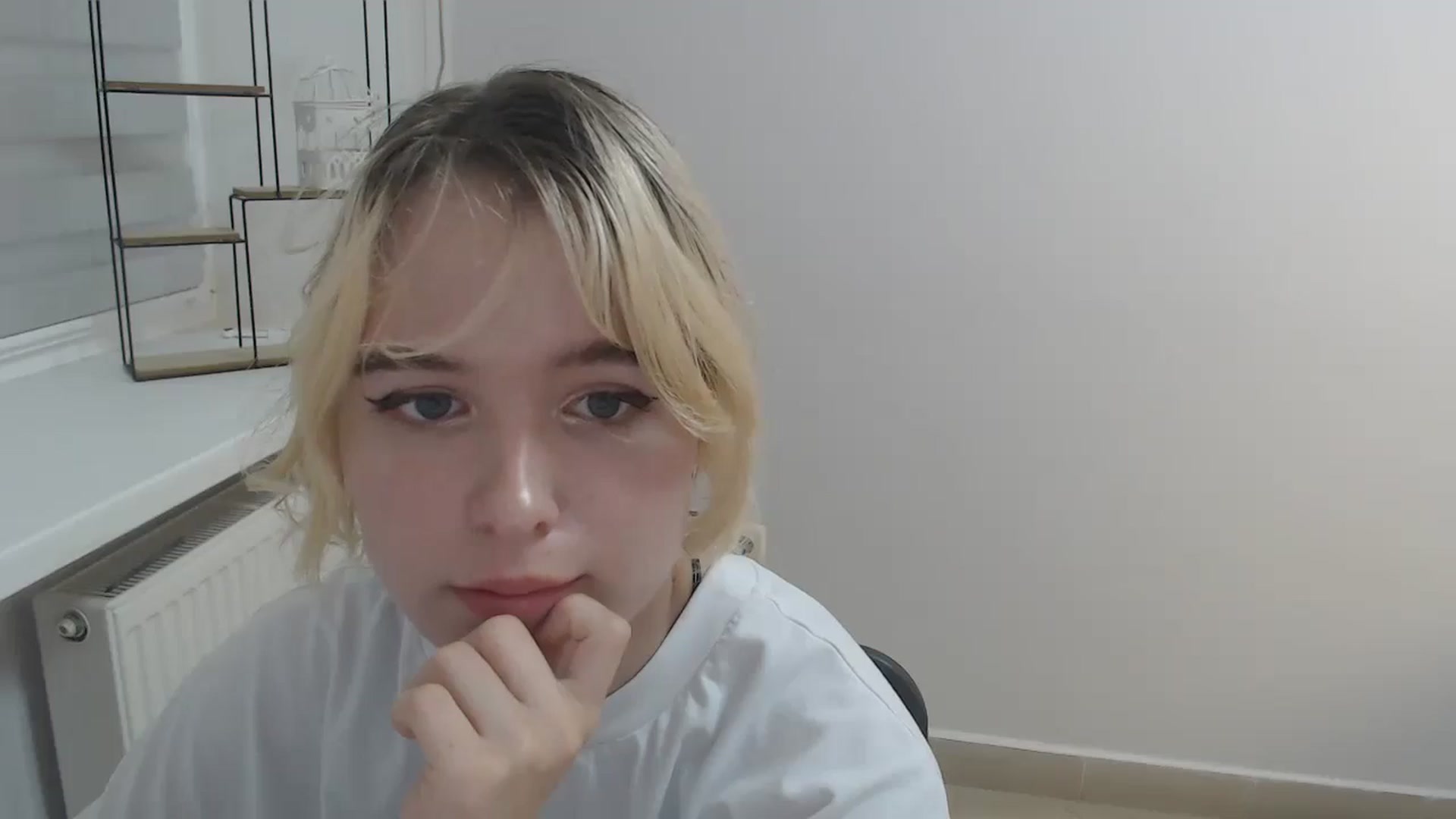 Gallery image thumbnail from SimonaTess_'s myfreecams stream on, 08/22/2024, 11:29 image 15 of 20