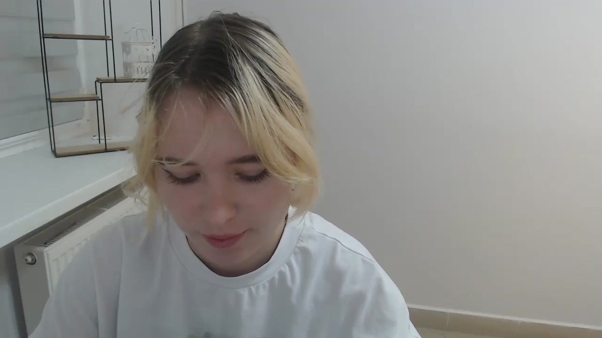 Gallery image thumbnail from SimonaTess_'s myfreecams stream on, 08/22/2024, 11:29 image 4 of 20