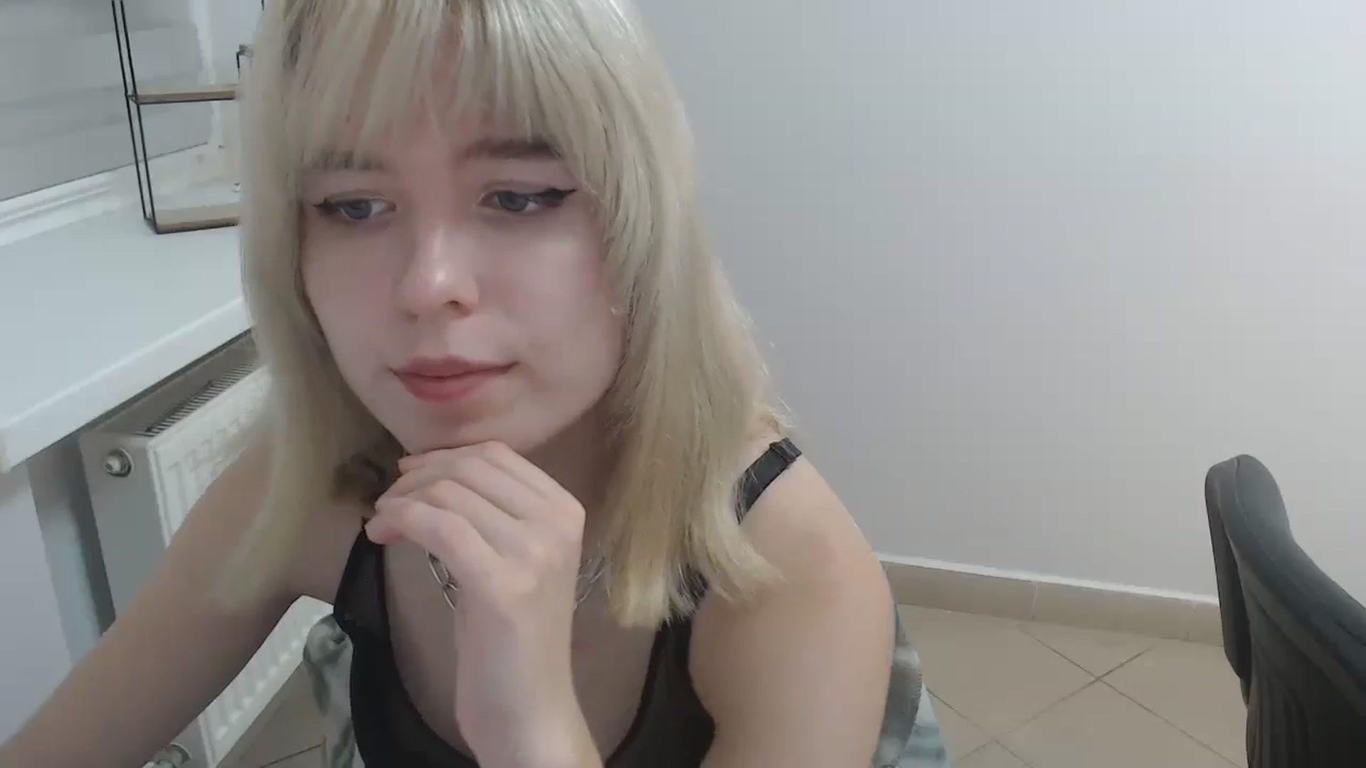 Gallery image thumbnail from SimonaTess_'s myfreecams stream on, 09/07/2024, 11:10 image 16 of 20