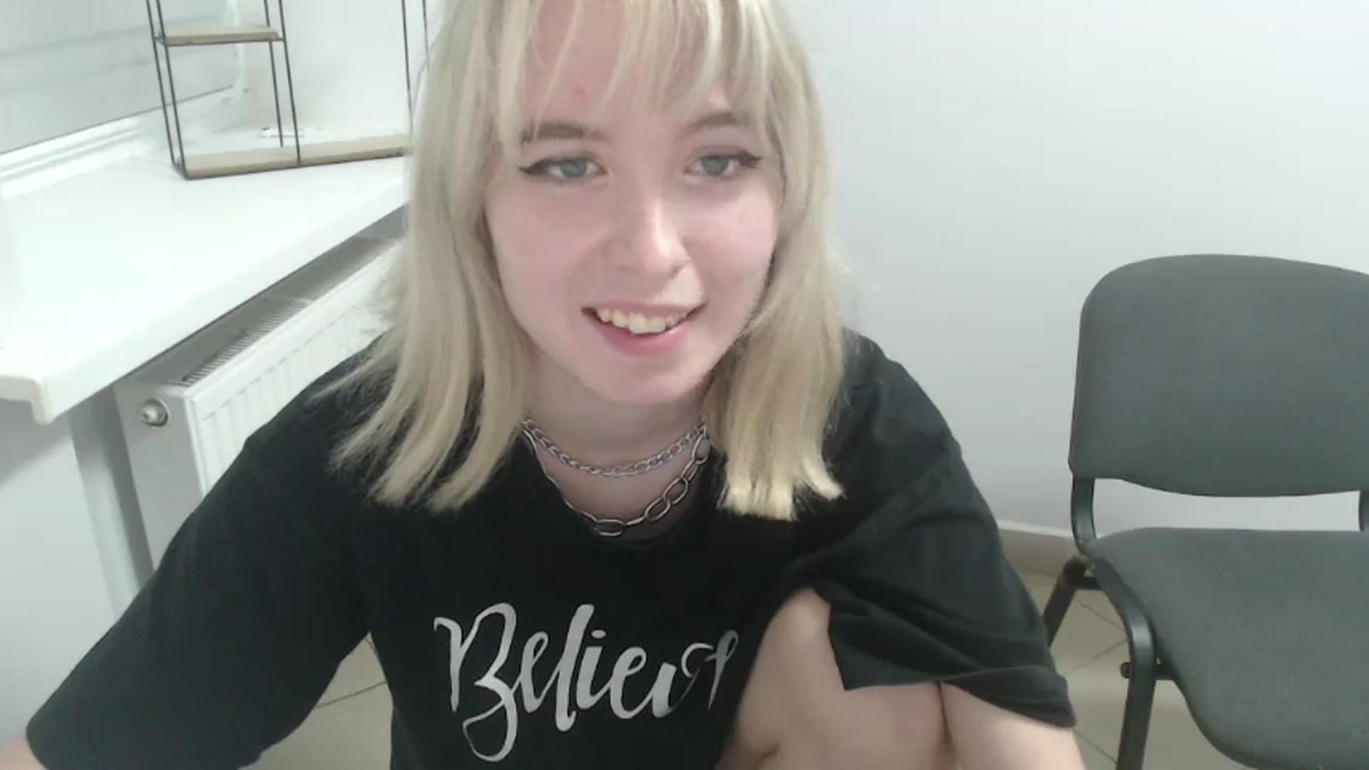Gallery image thumbnail from SimonaTess_'s myfreecams stream on, 09/08/2024, 17:29 image 16 of 20