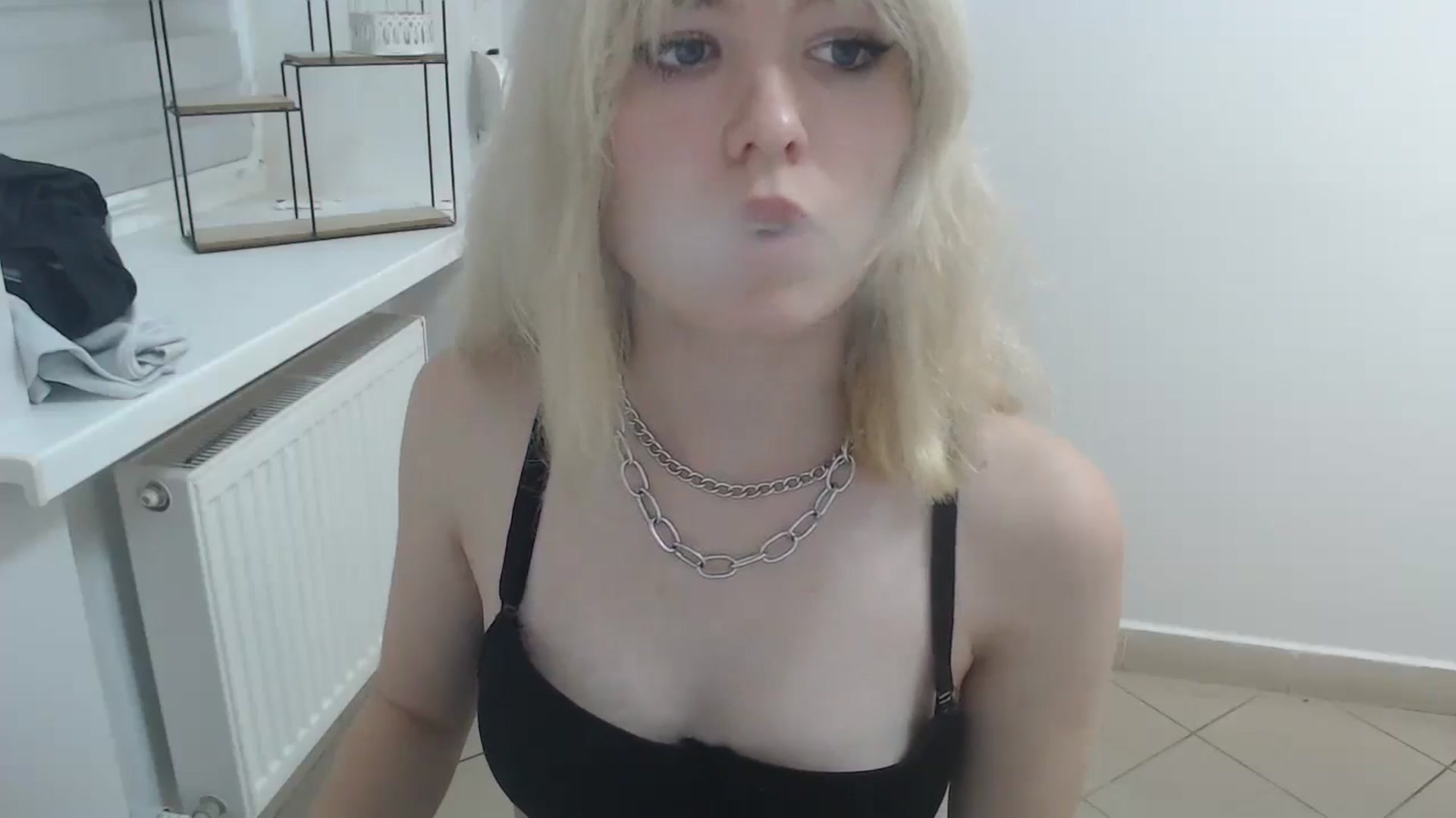 Gallery image thumbnail from SimonaTess_'s myfreecams stream on, 09/14/2024, 10:39 image 10 of 20