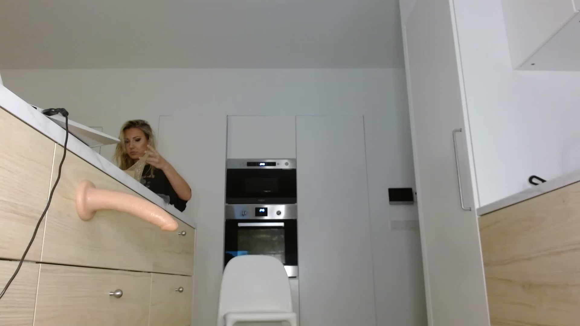 Gallery image thumbnail from Simonka's myfreecams stream on, 11/21/2022, 01:54 image 16 of 20
