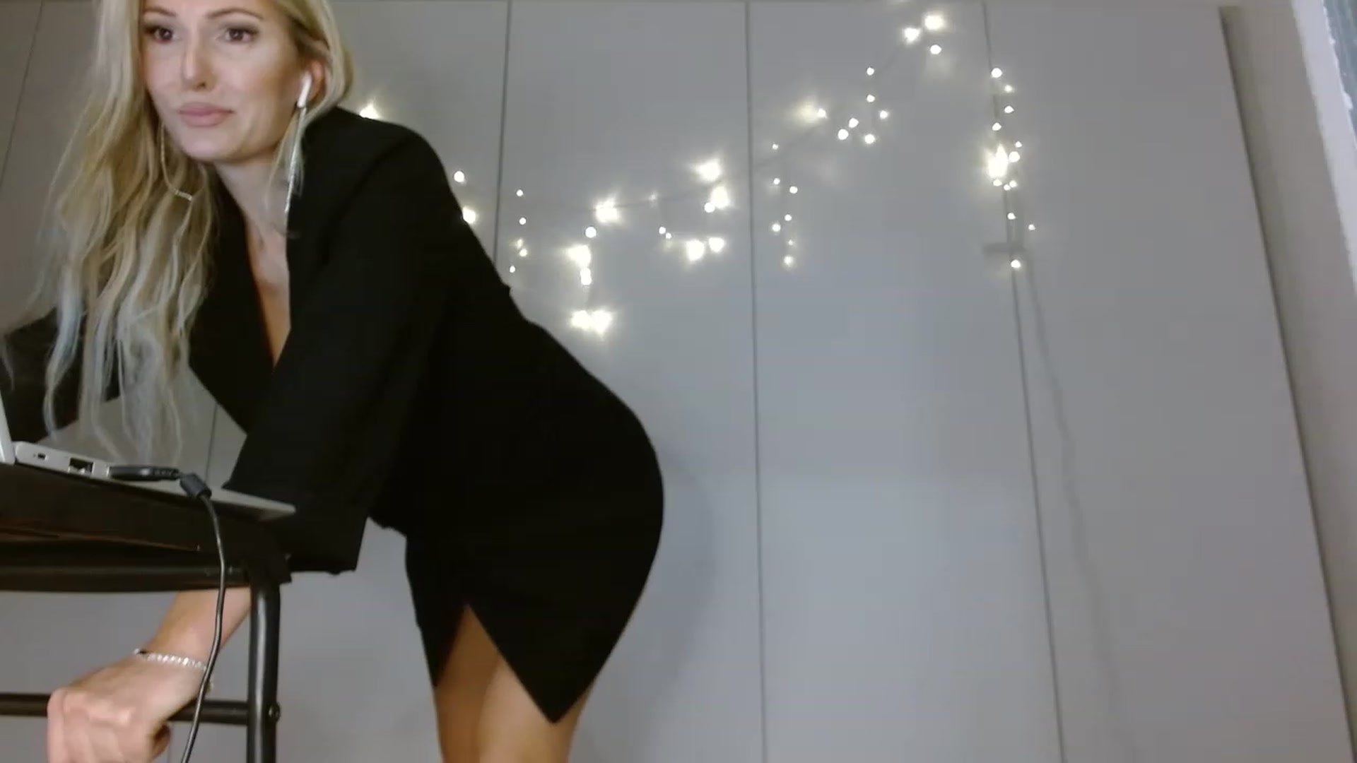 Gallery image thumbnail from Simonka's myfreecams stream on, 12/02/2022, 01:49 image 10 of 20