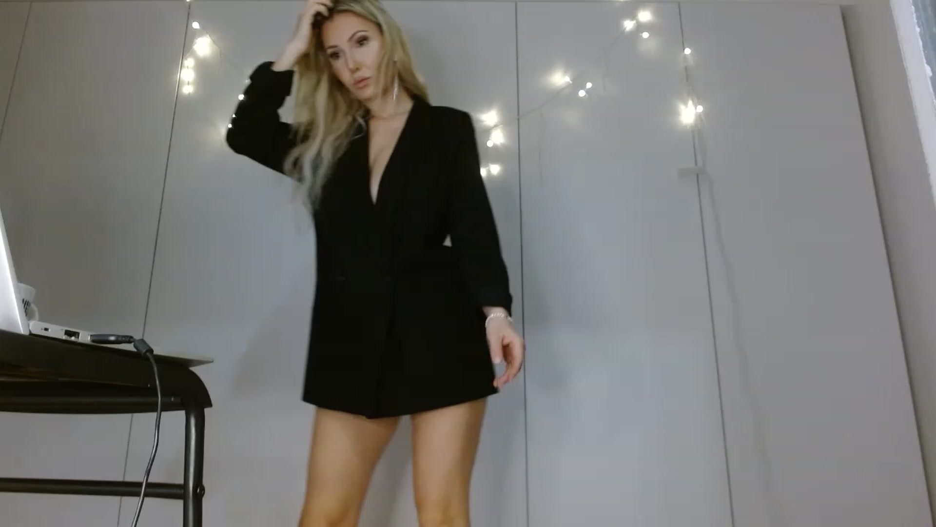 Gallery image thumbnail from Simonka's myfreecams stream on, 12/02/2022, 01:49 image 7 of 20
