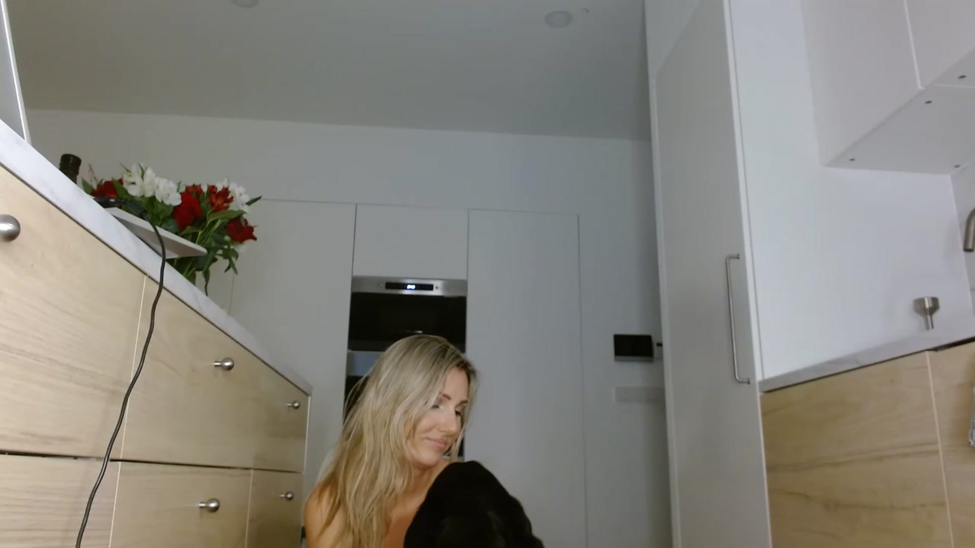 Gallery image thumbnail from Simonka's myfreecams stream on, 02/16/2023, 03:24 image 7 of 20