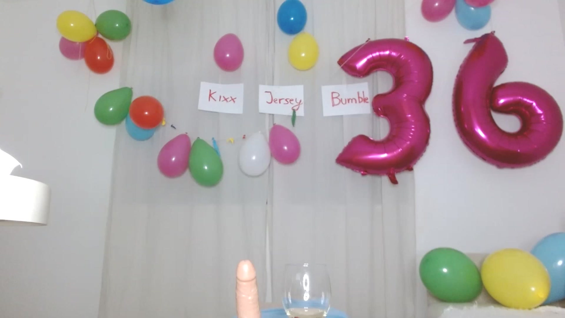 Gallery image thumbnail from Simonka's myfreecams stream on, 04/30/2023, 24:57 image 15 of 20