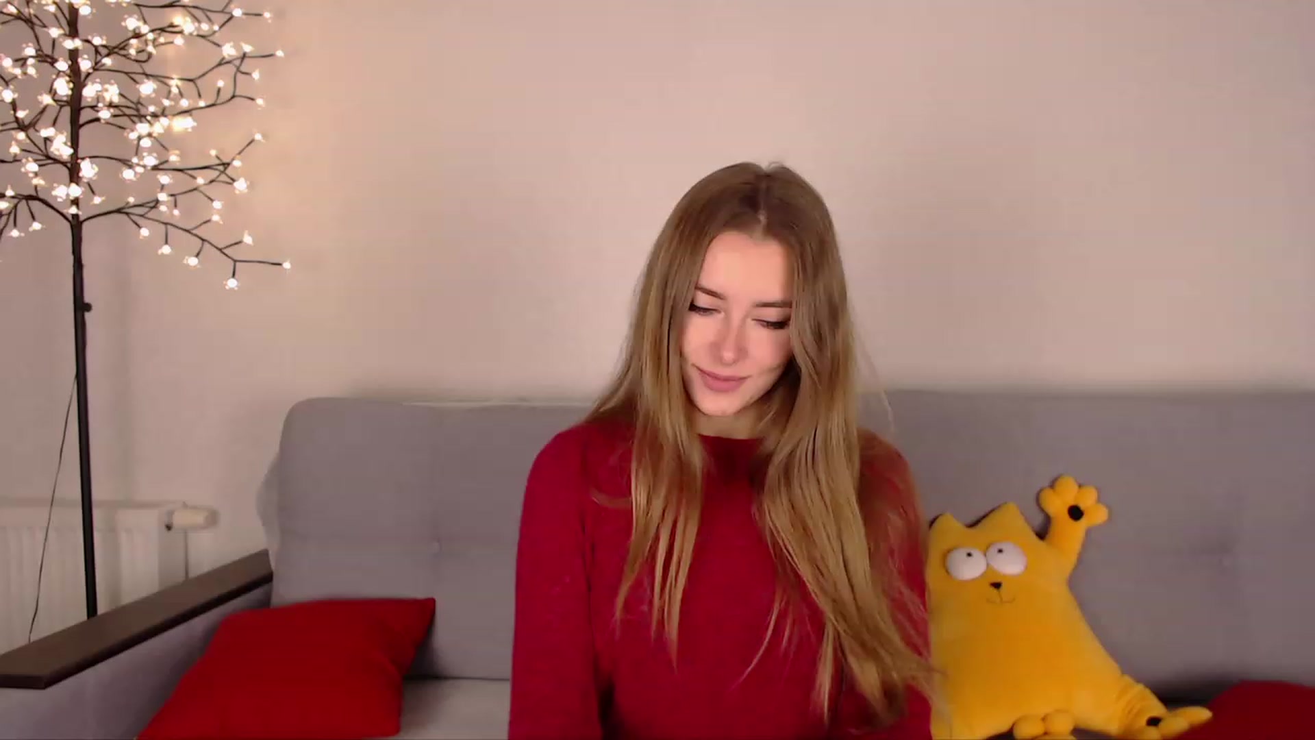 Gallery image thumbnail from SimonsWife's myfreecams stream on, 11/27/2022, 17:22 image 10 of 20