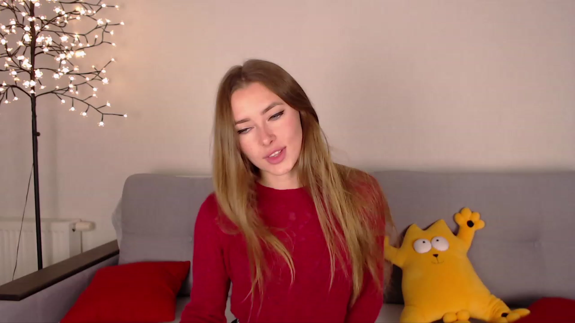 Gallery image thumbnail from SimonsWife's myfreecams stream on, 11/27/2022, 17:22 image 9 of 20