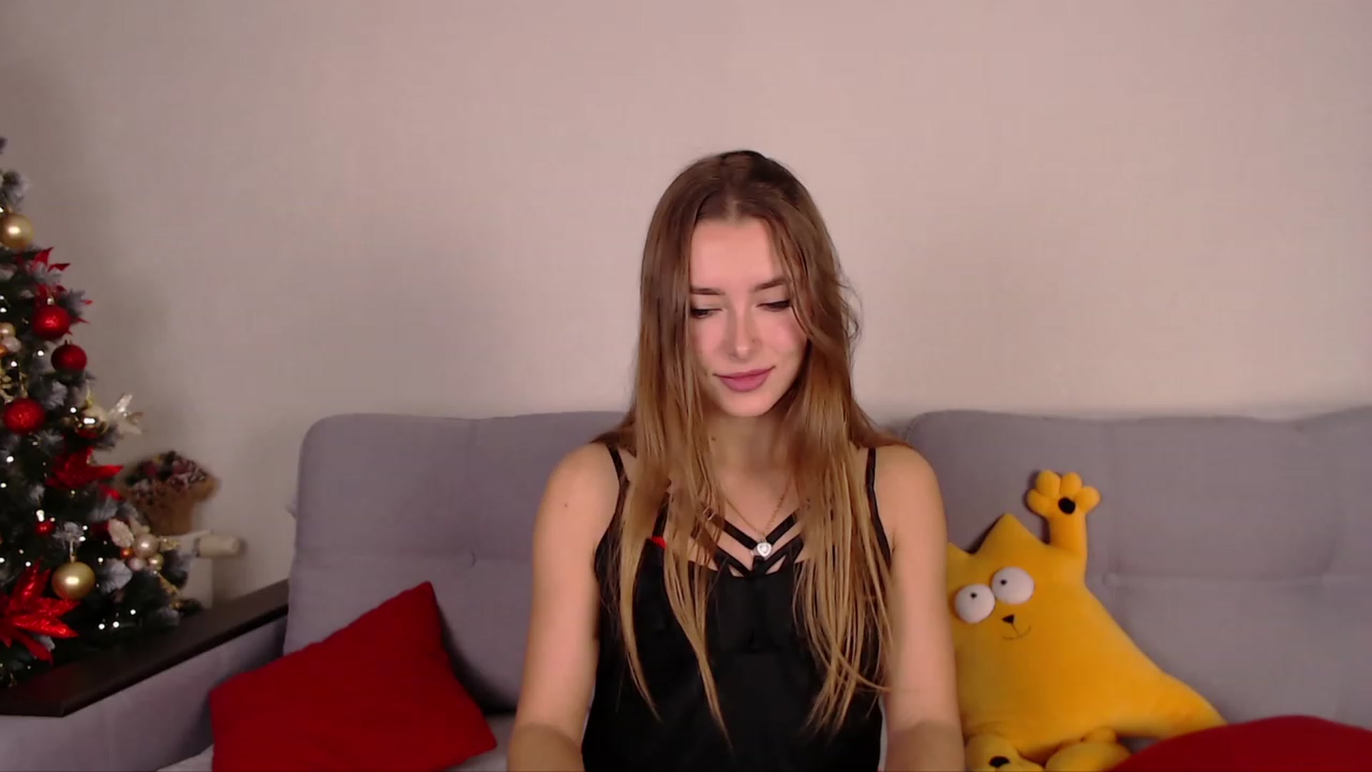 Gallery image thumbnail from SimonsWife's myfreecams stream on, 12/08/2022, 17:02 image 13 of 20