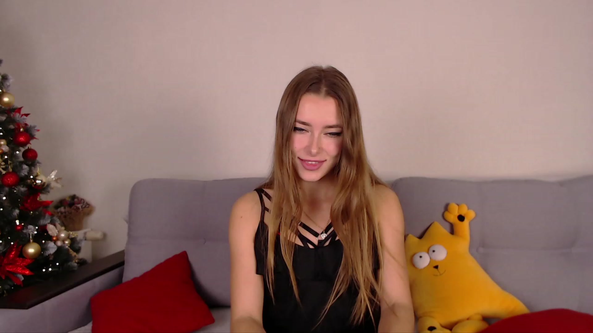 Gallery image thumbnail from SimonsWife's myfreecams stream on, 12/08/2022, 17:02 image 7 of 20