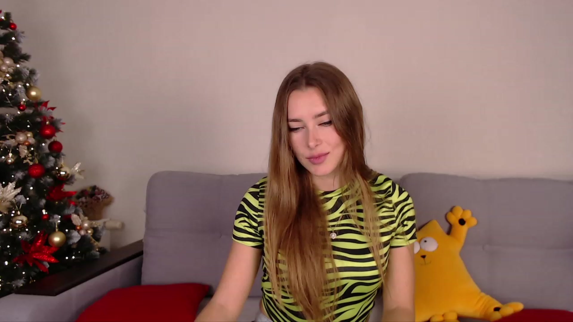 Gallery image thumbnail from SimonsWife's myfreecams stream on, 12/11/2022, 16:04 image 6 of 20
