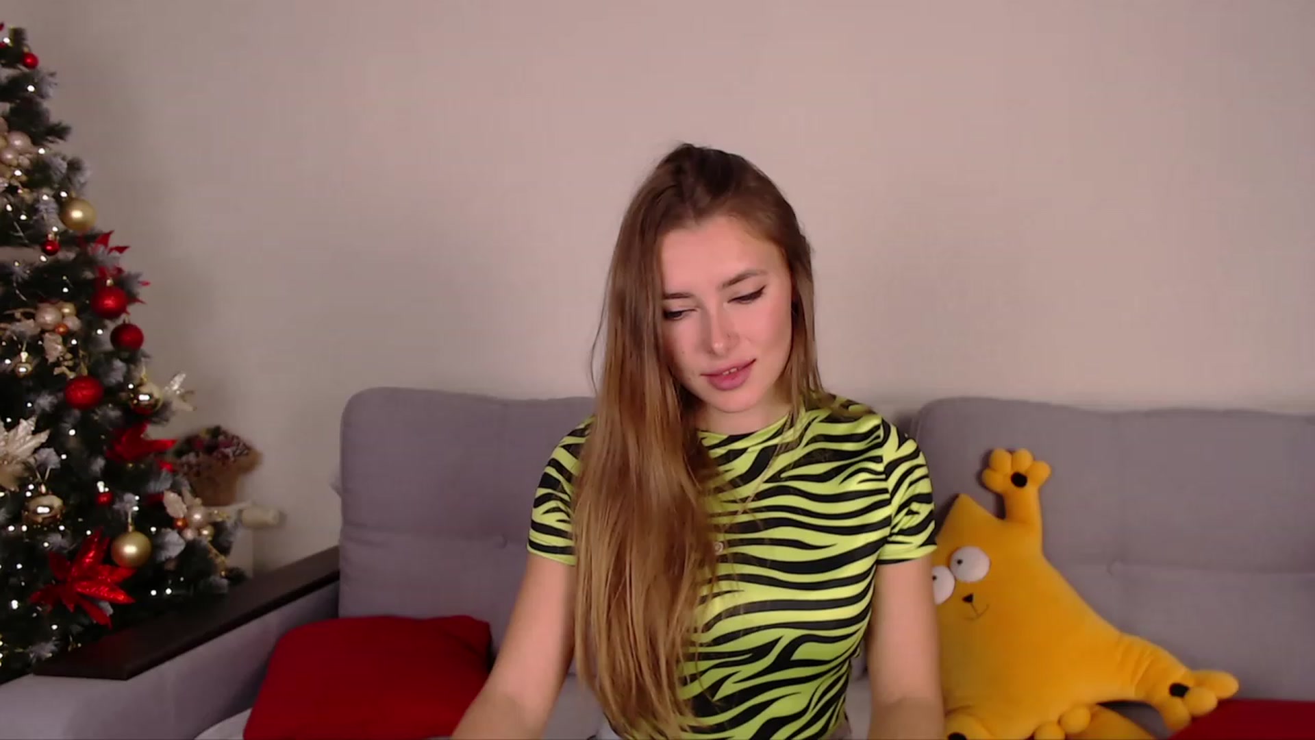 Gallery image thumbnail from SimonsWife's myfreecams stream on, 12/11/2022, 16:04 image 12 of 20