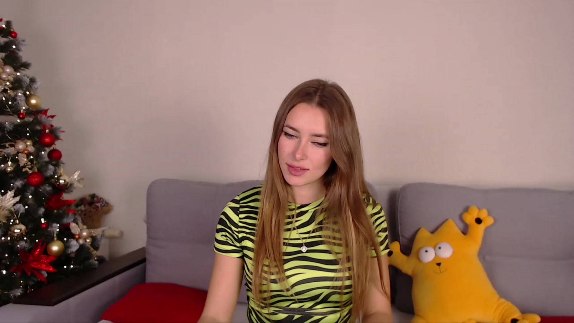 Gallery image thumbnail from SimonsWife's myfreecams stream on, 12/11/2022, 16:42 image 2 of 20