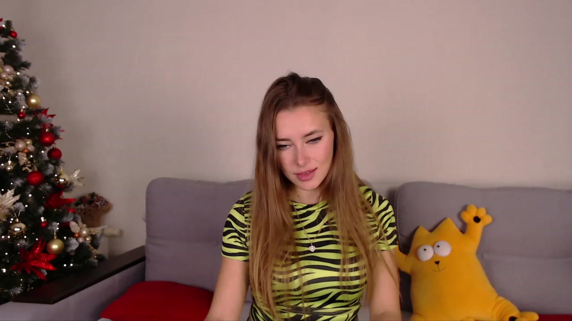 Gallery image thumbnail from SimonsWife's myfreecams stream on, 12/11/2022, 16:42 image 13 of 20
