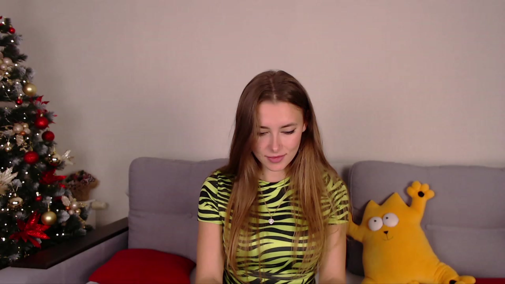 Gallery image thumbnail from SimonsWife's myfreecams stream on, 12/11/2022, 16:42 image 10 of 20
