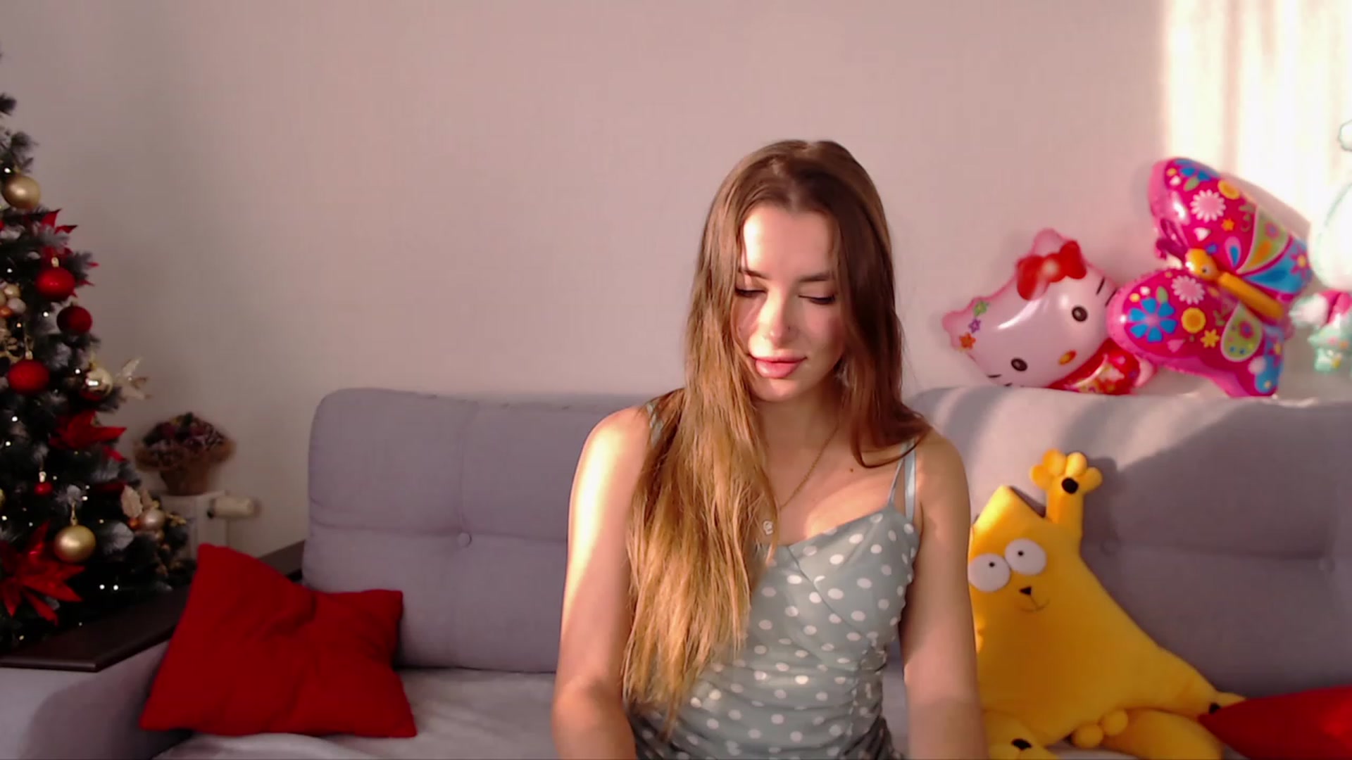 Gallery image thumbnail from SimonsWife's myfreecams stream on, 01/08/2023, 13:57 image 9 of 20