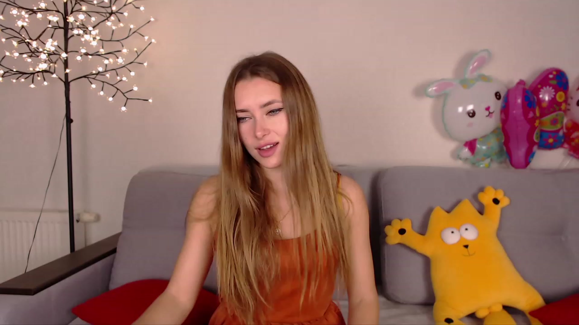 Gallery image thumbnail from SimonsWife's myfreecams stream on, 01/09/2023, 17:06 image 6 of 20