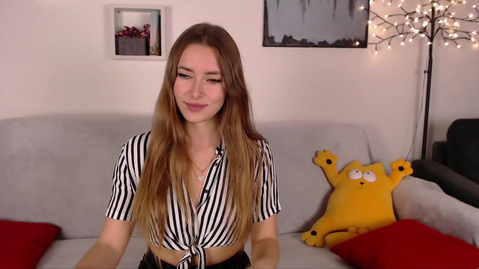 Gallery image thumbnail from SimonsWife's myfreecams stream on, 01/18/2023, 19:10 image 2 of 20