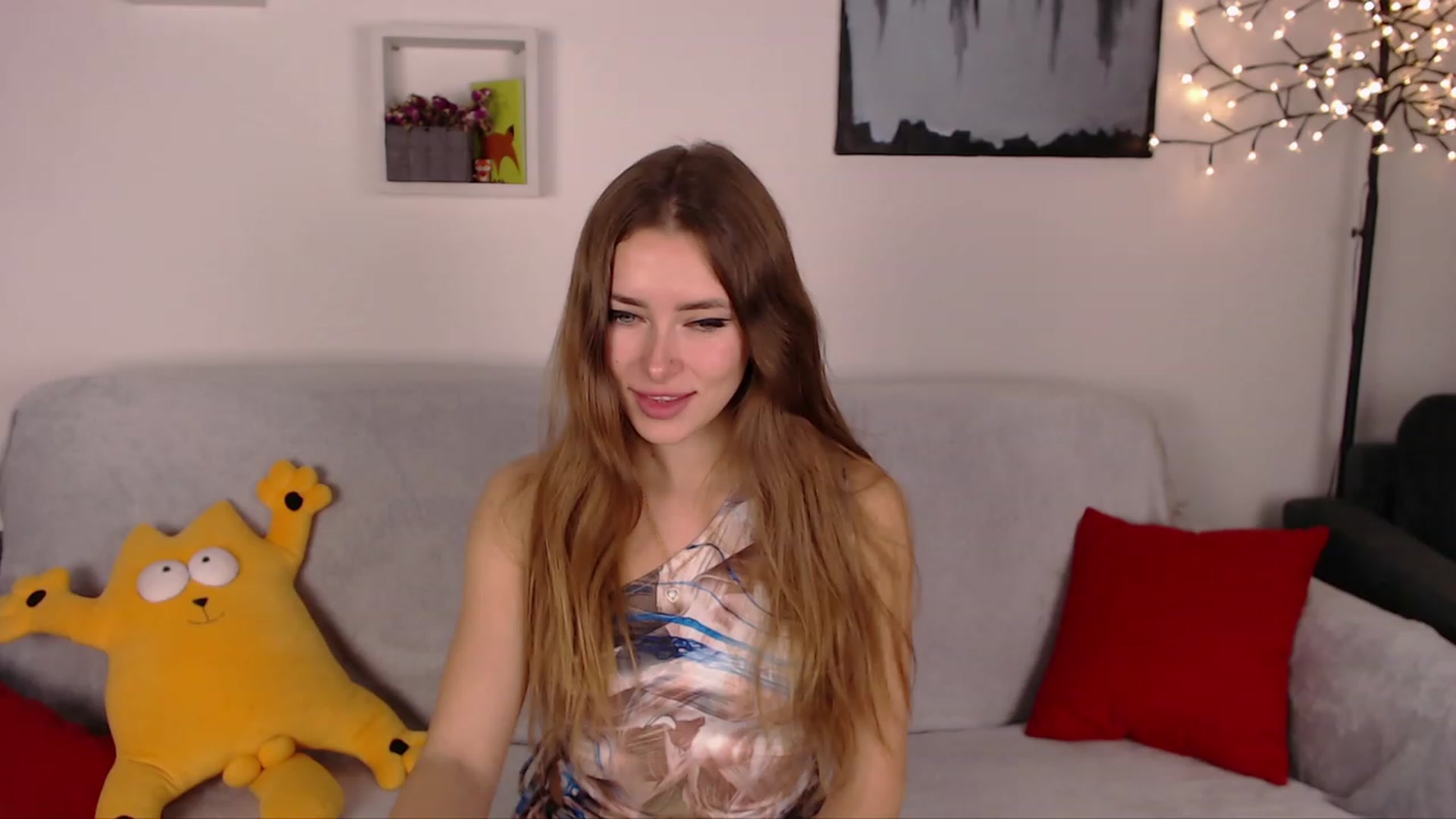 Gallery image thumbnail from SimonsWife's myfreecams stream on, 01/29/2023, 16:41 image 3 of 20