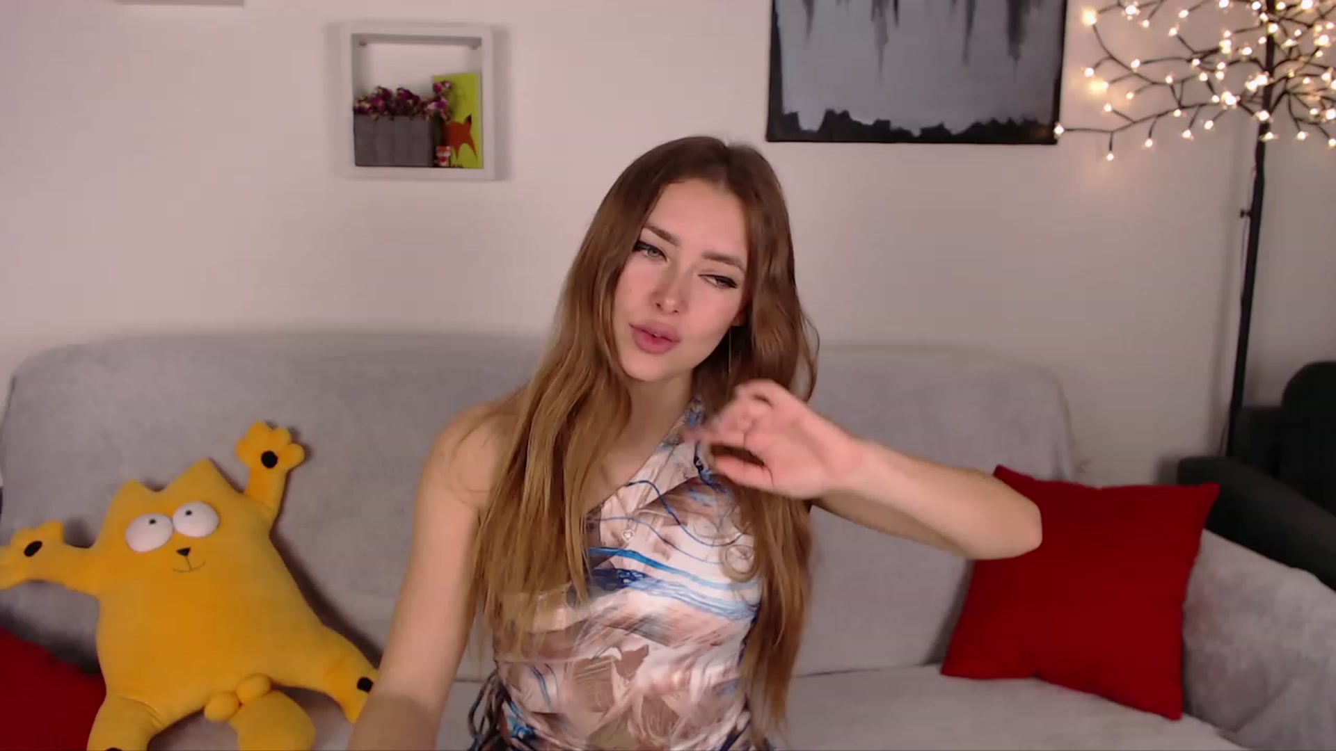 Gallery image thumbnail from SimonsWife's myfreecams stream on, 01/29/2023, 16:41 image 17 of 20