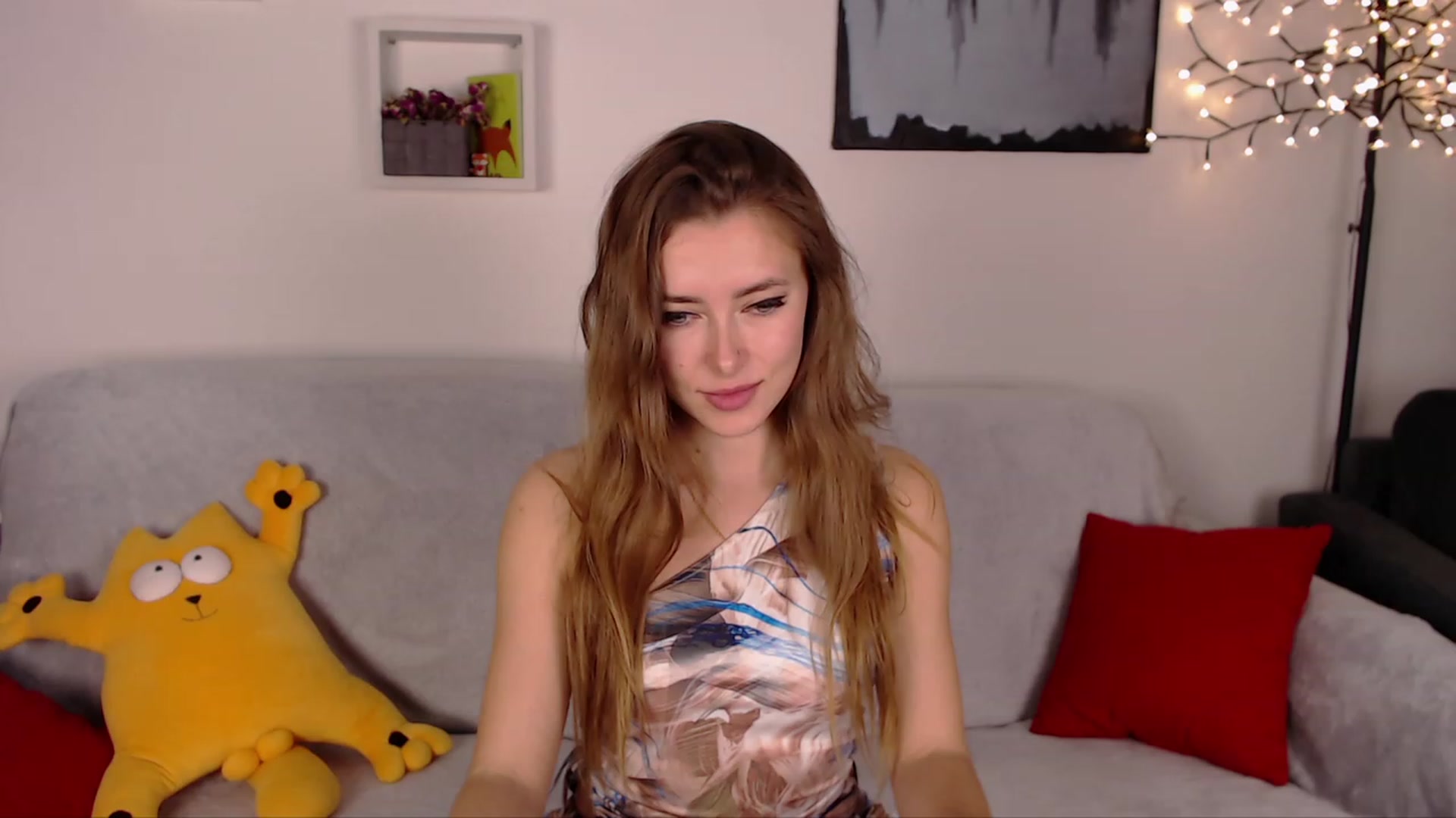 Gallery image thumbnail from SimonsWife's myfreecams stream on, 01/29/2023, 19:10 image 16 of 20