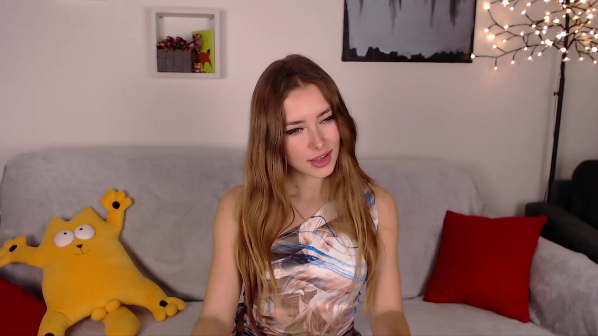 Gallery image thumbnail from SimonsWife's myfreecams stream on, 01/29/2023, 20:02 image 3 of 20
