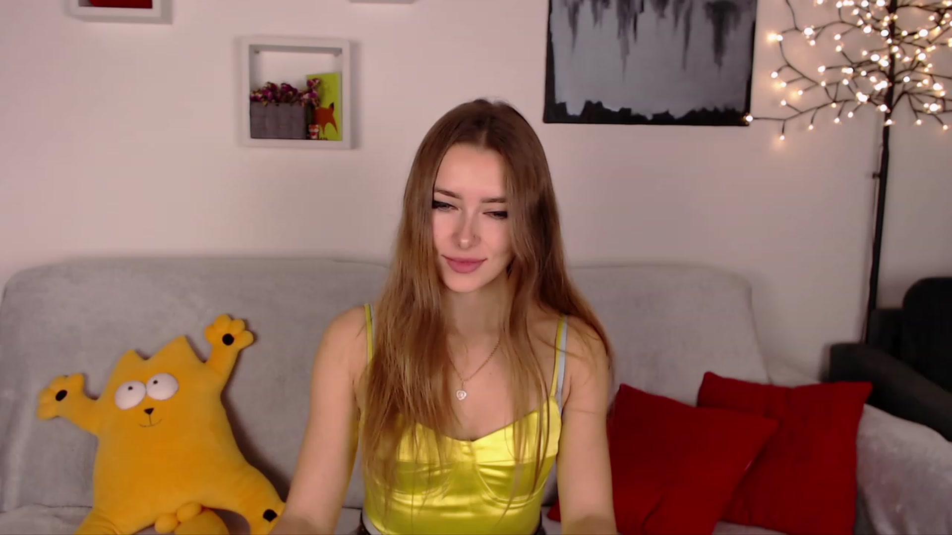 Gallery image thumbnail from SimonsWife's myfreecams stream on, 02/01/2023, 15:08 image 19 of 20