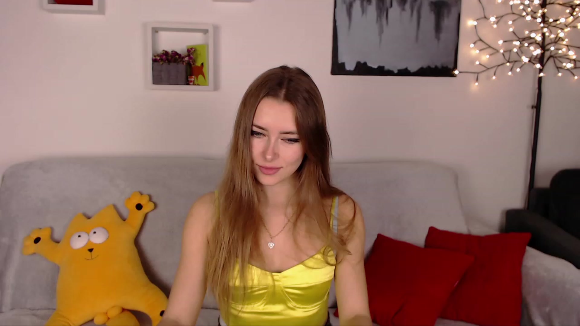 Gallery image thumbnail from SimonsWife's myfreecams stream on, 02/01/2023, 15:08 image 13 of 20