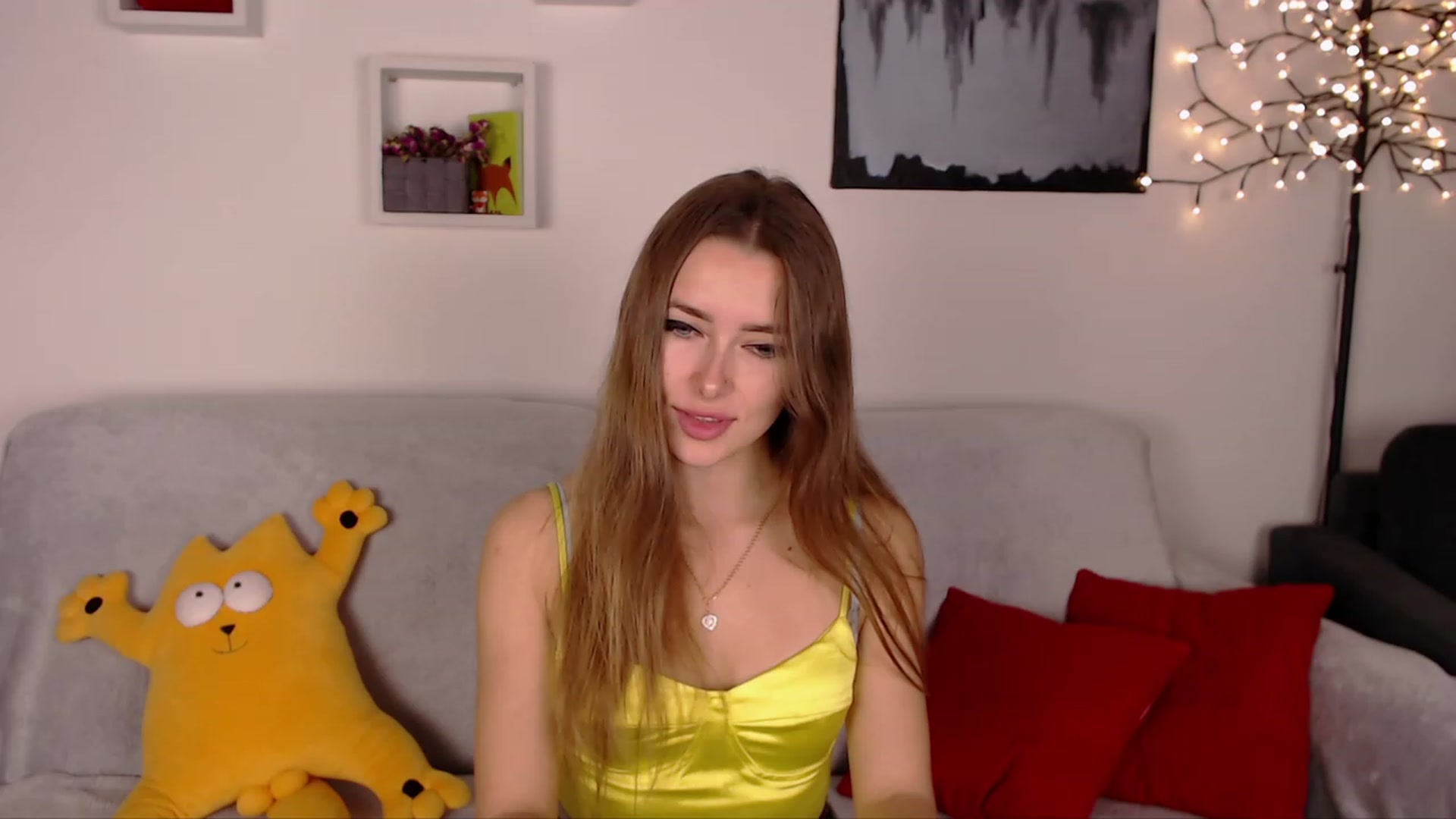 Gallery image thumbnail from SimonsWife's myfreecams stream on, 02/01/2023, 15:08 image 20 of 20