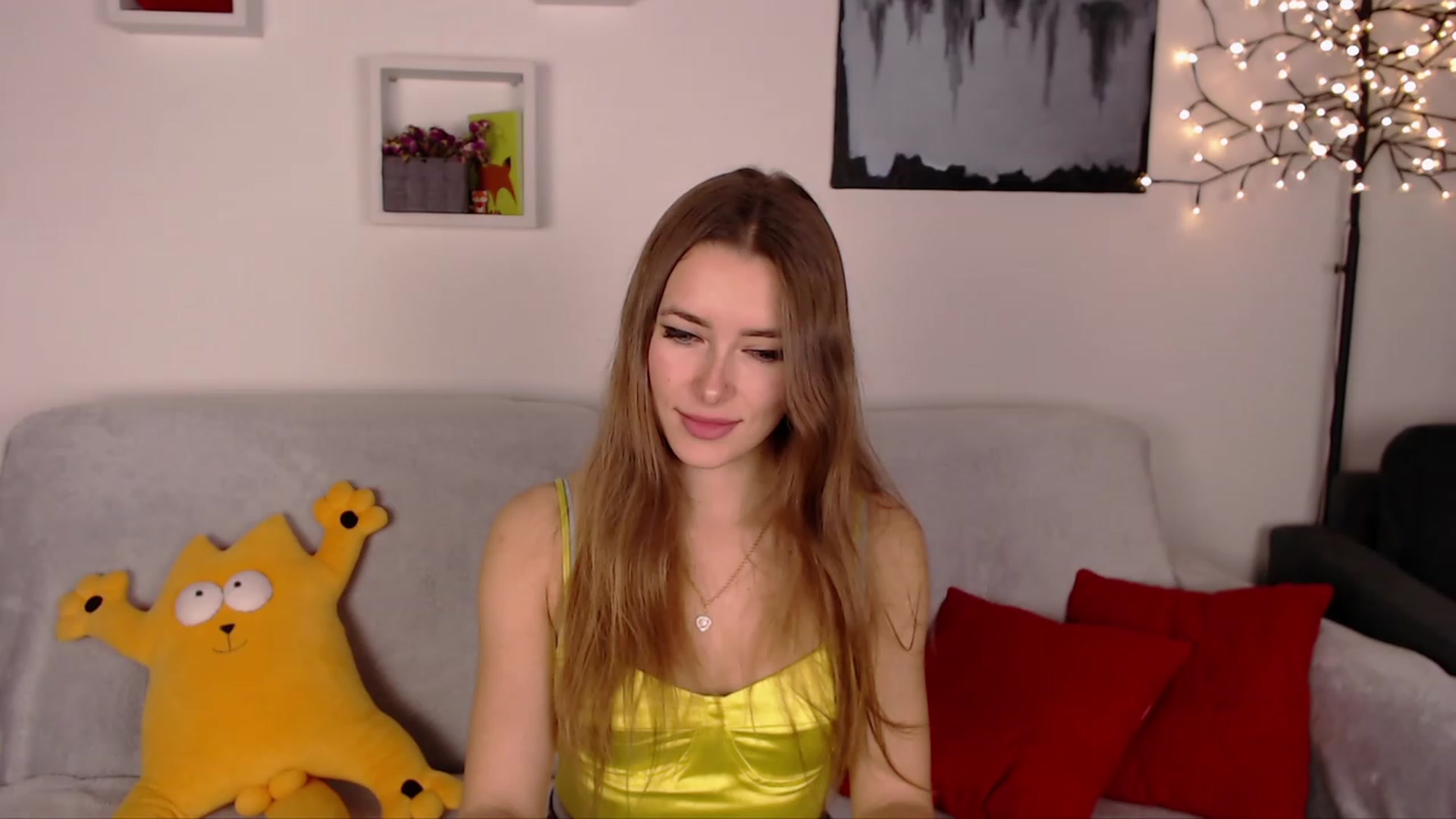 Gallery image thumbnail from SimonsWife's myfreecams stream on, 02/01/2023, 15:08 image 16 of 20