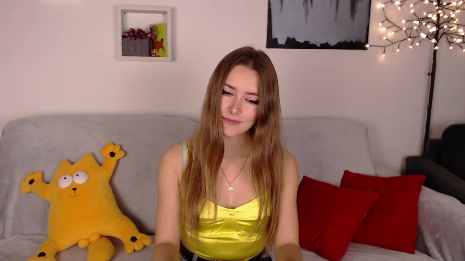 Gallery image thumbnail from SimonsWife's myfreecams stream on, 02/01/2023, 16:13 image 1 of 20