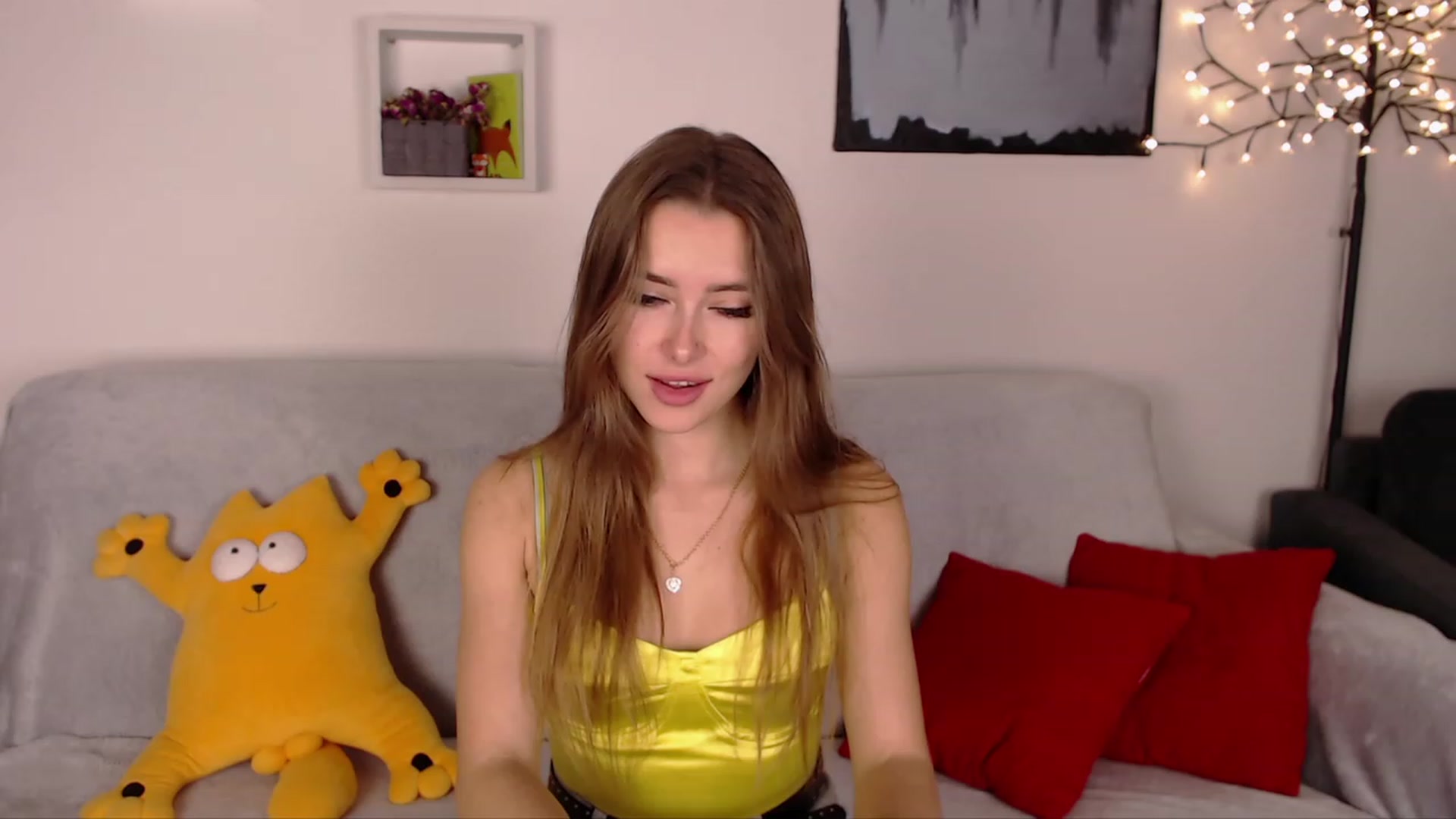 Gallery image thumbnail from SimonsWife's myfreecams stream on, 02/01/2023, 16:13 image 12 of 20